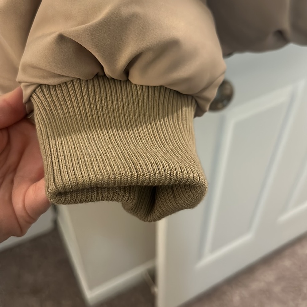 Shein Essnce Zip Up Drawstring Hem Puffer Coat. EUC. Color camel. Size Large. - Picture 4 of 11